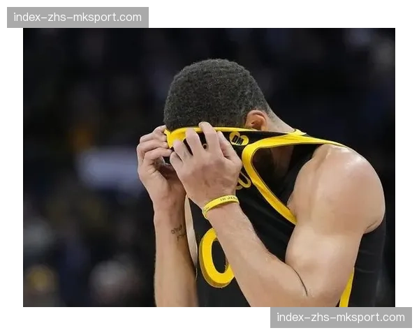 勇士队科尔表示,将尝试在最后两场常规赛增加阵容轮换以测试转换效果 勇士队科尔表示,将尝试在最后两场常规赛增加阵容轮换以测试转换效果